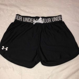 Under armour girls shorts black